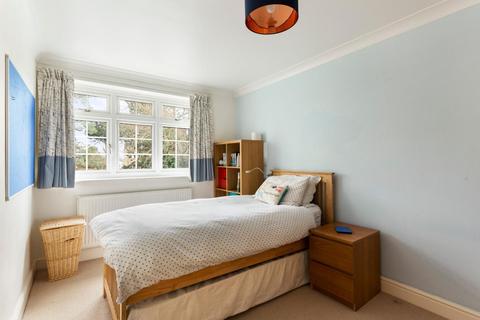 4 Deepdale Avenue, Bromley, BR2 0TJ