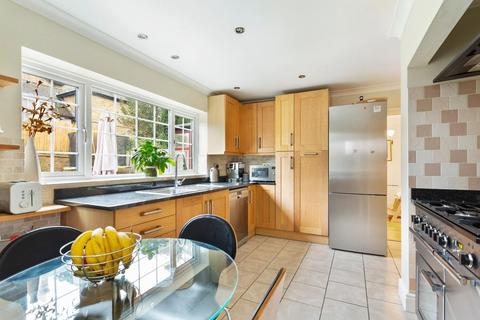 4 Deepdale Avenue, Bromley, BR2 0TJ