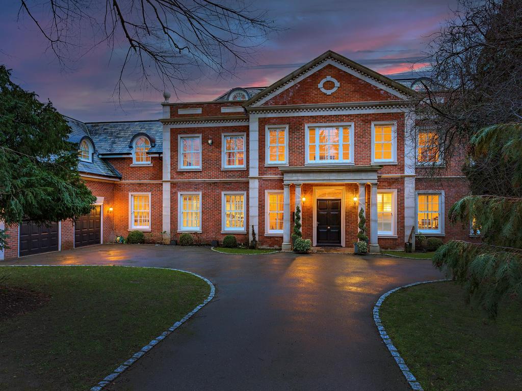 Icklingham Road, Cobham, Surrey, KT11 7 bed detached house £4,350,000