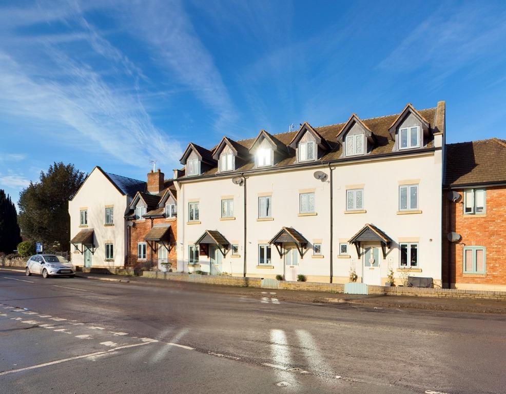 Minsterley Road, Pontesbury, Shrewsbury, SY5 4 bed terraced house £