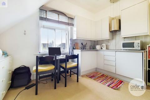 Studio to rent, Parsifal Road, West Hampstead NW6