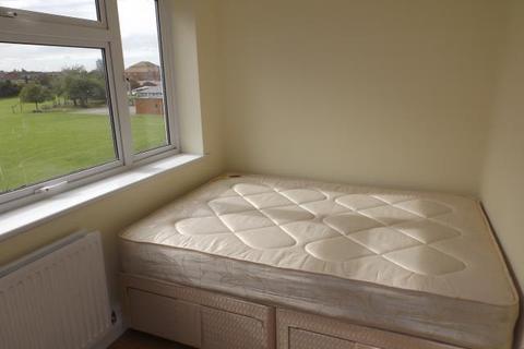 92 Eden Close, Slough, SL3 8TZ