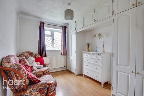7a Basildon Drive, Basildon, SS15 5QN