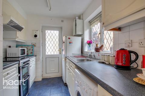 7a Basildon Drive, Basildon, SS15 5QN