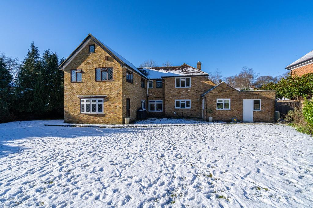 Camp Road, Gerrards Cross, Buckinghamshire 4 bed detached house for
