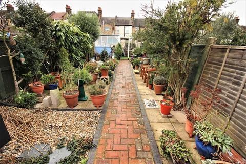 20 Smithies Road, London, SE2 0TG