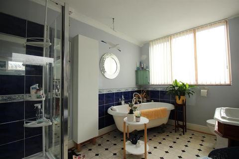 20 Smithies Road, London, SE2 0TG