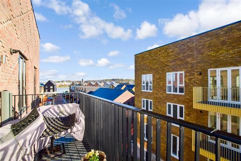Flat 12, 6 Corys Road, Rochester, ME1 1GN
