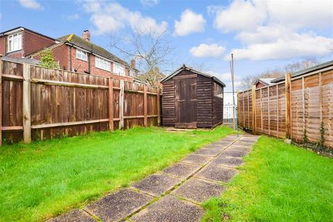 23 Dewlands, Godstone, RH9 8BS