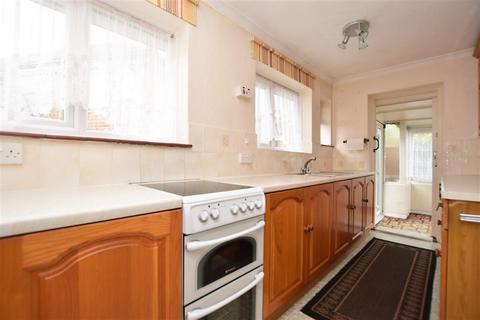 23 Dewlands, Godstone, RH9 8BS