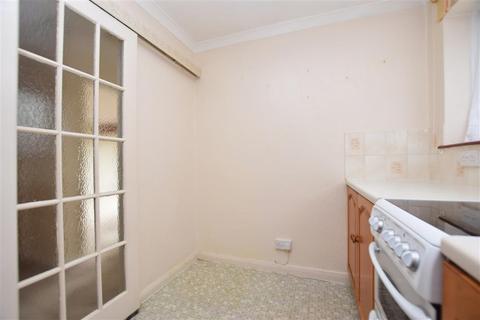 23 Dewlands, Godstone, RH9 8BS