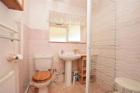 23 Dewlands, Godstone, RH9 8BS