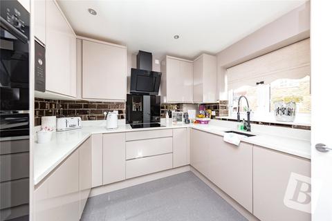 1 Arnwil Drive, Romford, RM3 7GL