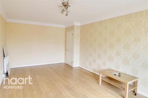 2 bedroom flat to rent, Princes Road - Romford - RM1