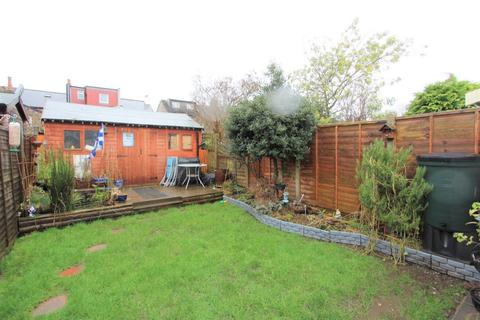 28 Dundee Road, London, SE25 4QJ