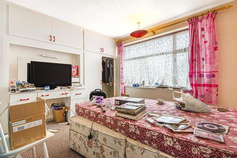 7 Oakdene Drive, Surbiton, KT5 9NQ