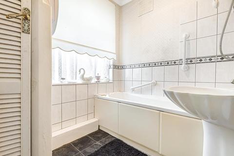 7 Oakdene Drive, Surbiton, KT5 9NQ