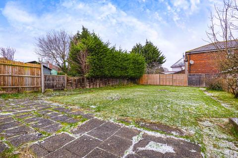 7 Oakdene Drive, Surbiton, KT5 9NQ