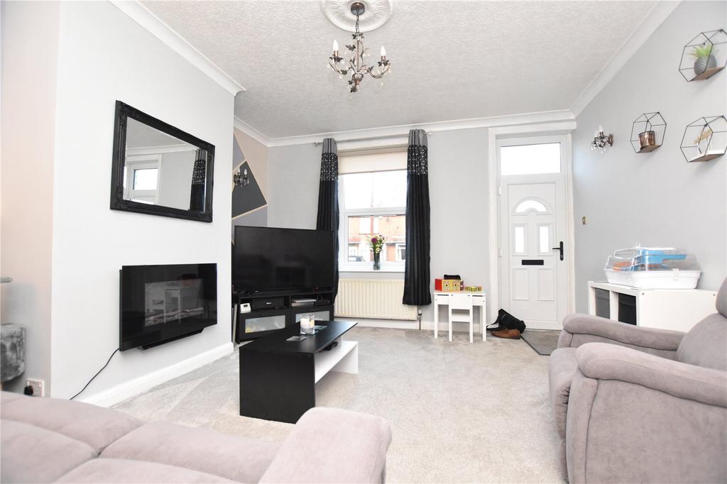 Asquith Avenue, Morley, Leeds 2 bed terraced house £134,995