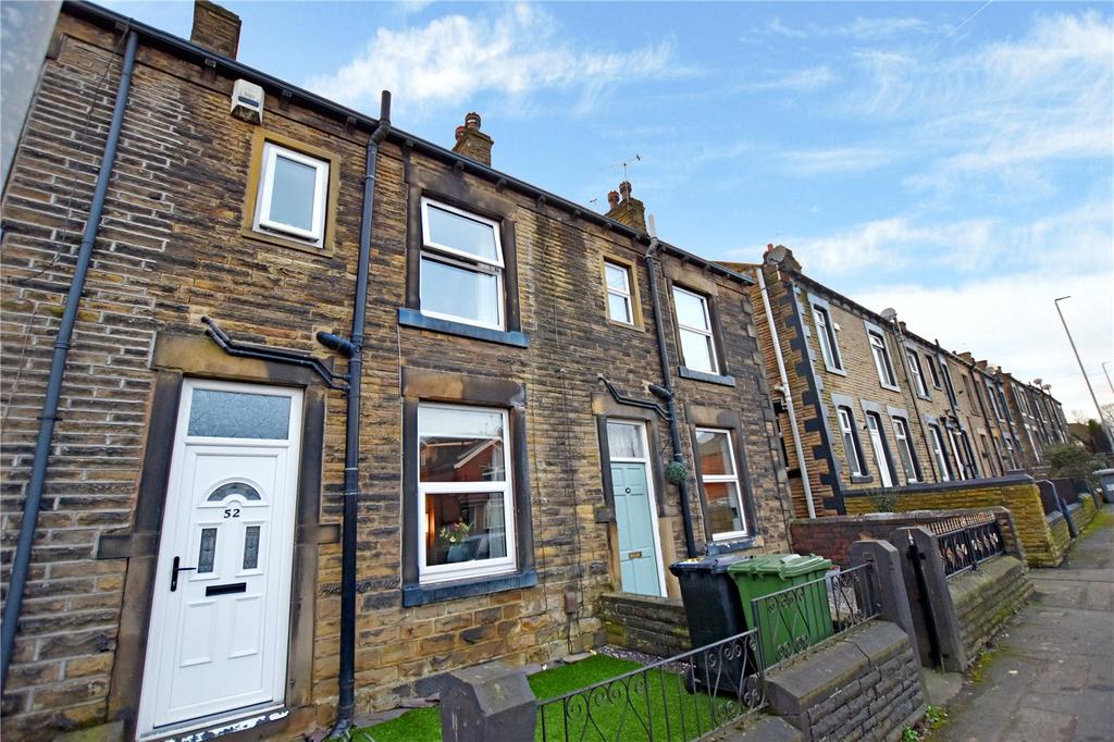 Asquith Avenue, Morley, Leeds 2 bed terraced house £134,995