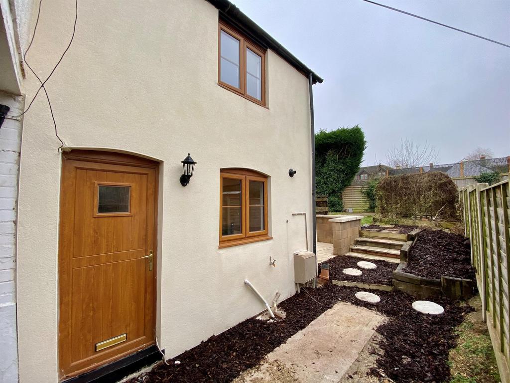 Rowley, Cam, Dursley, GL11 5NT 2 bed end of terrace house £219,950