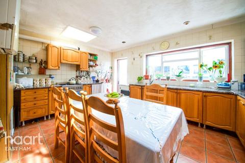 92 Leigh Road, London, E6 2AS