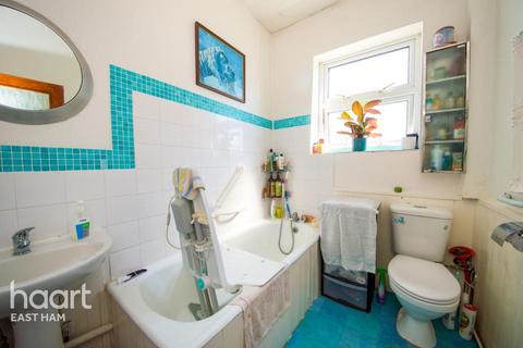 92 Leigh Road, London, E6 2AS