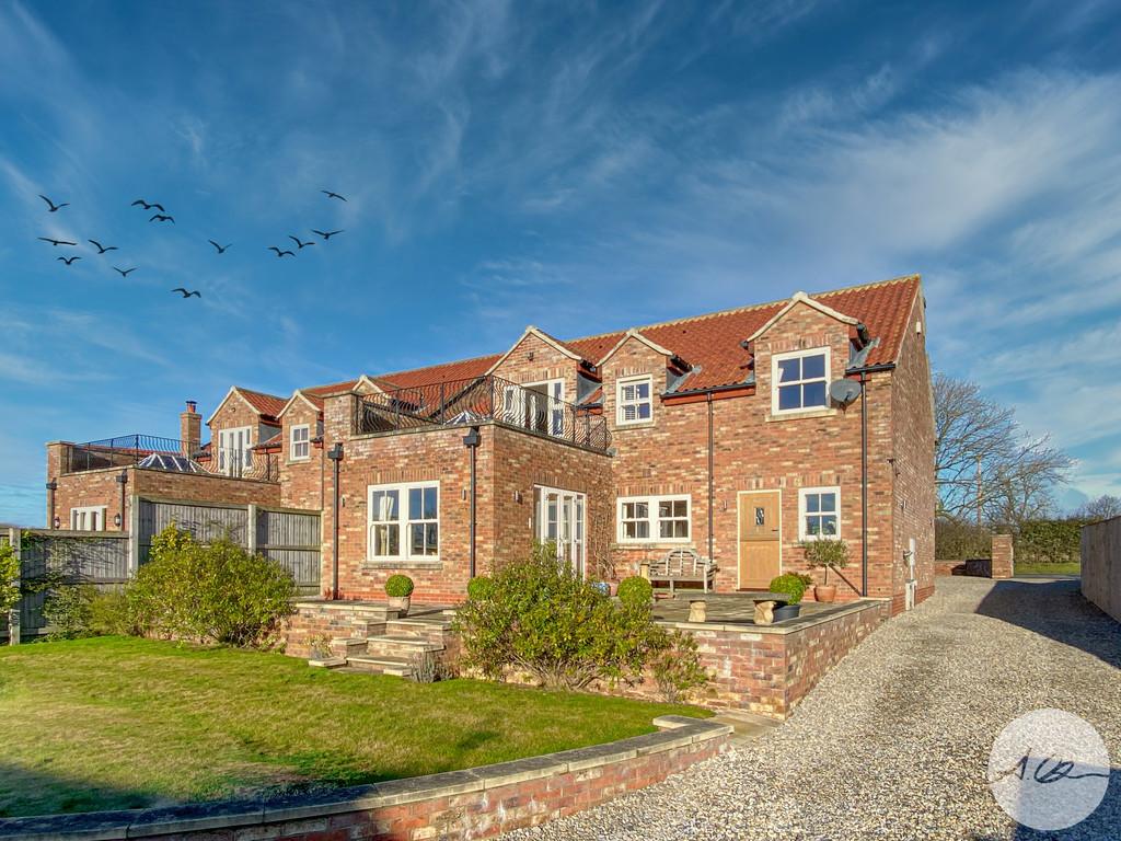 Kilburn Road, Bagby, Thirsk 4 bed detached house £580,000