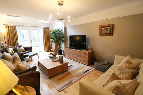 37 Cambridge Avenue, Solihull, B91 1QF