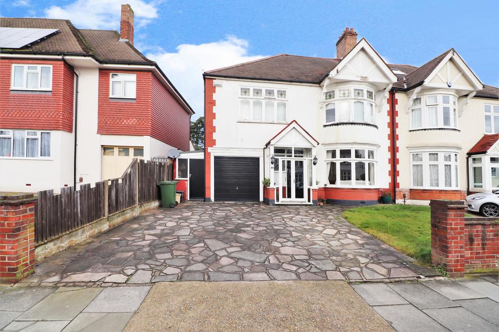 Harwood Avenue, Bromley 4 bed semidetached house £825,000