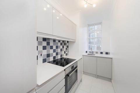 Studio to rent, Chelsea Manor Street, Chelsea