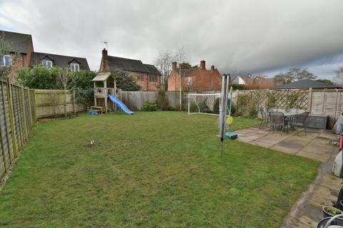 3 Sutton Crescent, Barton Under Needwood, Burton-on-trent, DE13 8FE
