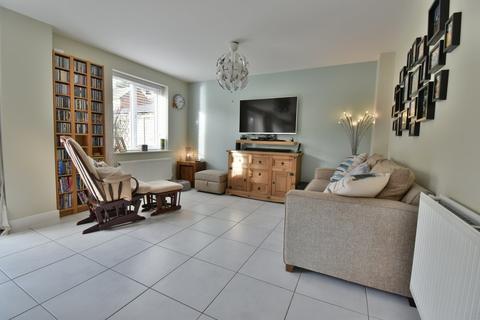 3 Sutton Crescent, Barton Under Needwood, Burton-on-trent, DE13 8FE