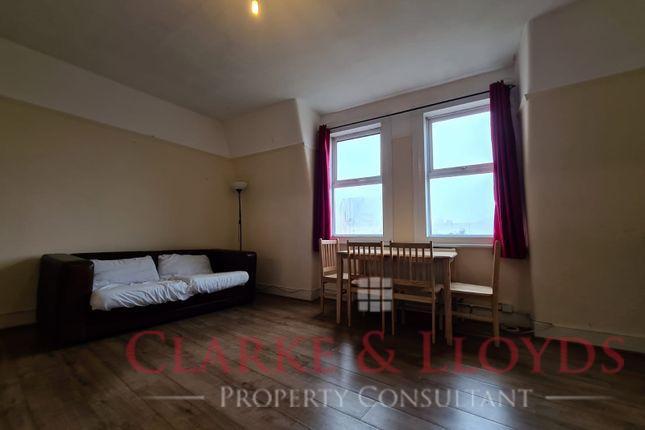 Three bedroom flat available in N8 on Crouch End