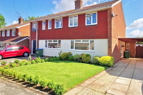 20 Amberley Close, Horsham, RH12 4LL