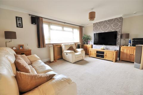 20 Amberley Close, Horsham, RH12 4LL
