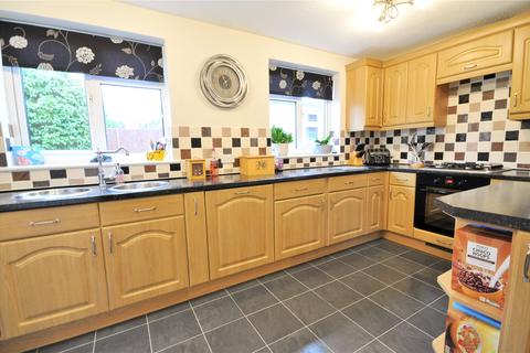 20 Amberley Close, Horsham, RH12 4LL