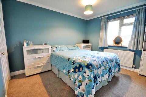 20 Amberley Close, Horsham, RH12 4LL