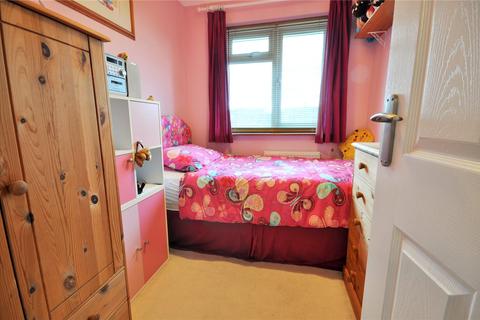 20 Amberley Close, Horsham, RH12 4LL