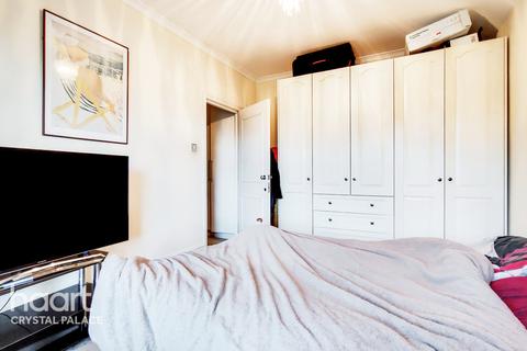 Flat 5, 4 Hermitage Road, London, SE19 3QR