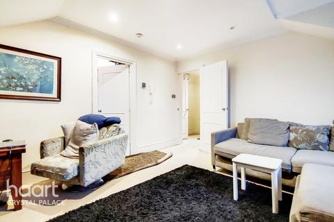 Flat 5, 4 Hermitage Road, London, SE19 3QR