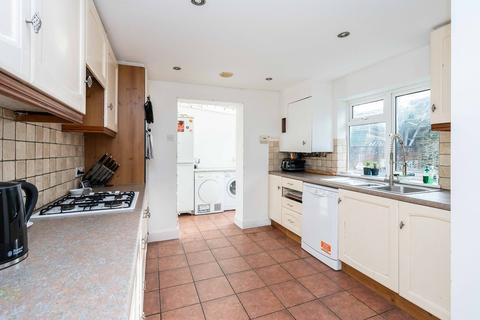 15 Curtis Gardens, Dorking, RH4 1EG