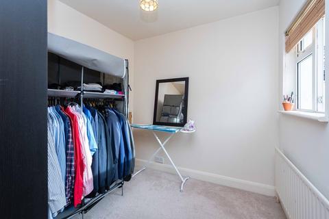 15 Curtis Gardens, Dorking, RH4 1EG