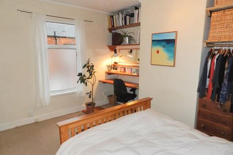 25 Aviary Mount, Armley, Leeds, LS12 2NX