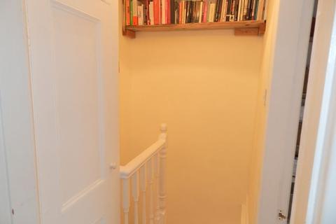 25 Aviary Mount, Armley, Leeds, LS12 2NX