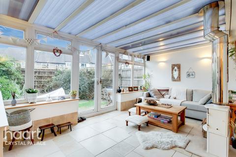 6 Arkell Grove, London, SE19 3HZ