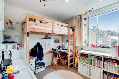 6 Arkell Grove, London, SE19 3HZ