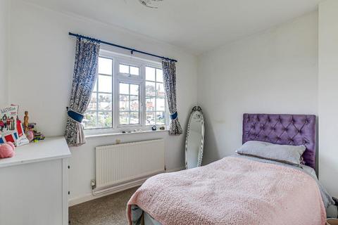 8 Elm Close, South Croydon, CR2 7AH