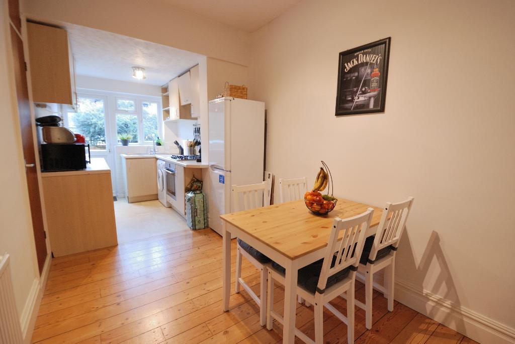 Open-Plan Kitchen/Dining Room