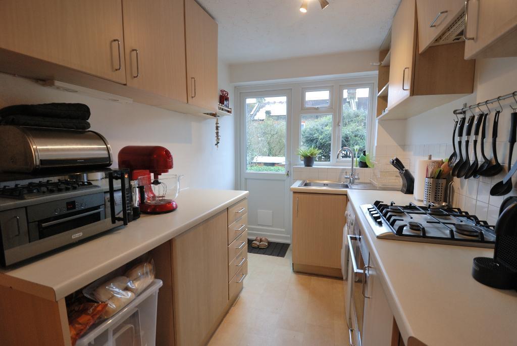 Modern Fitted Kitchen Area